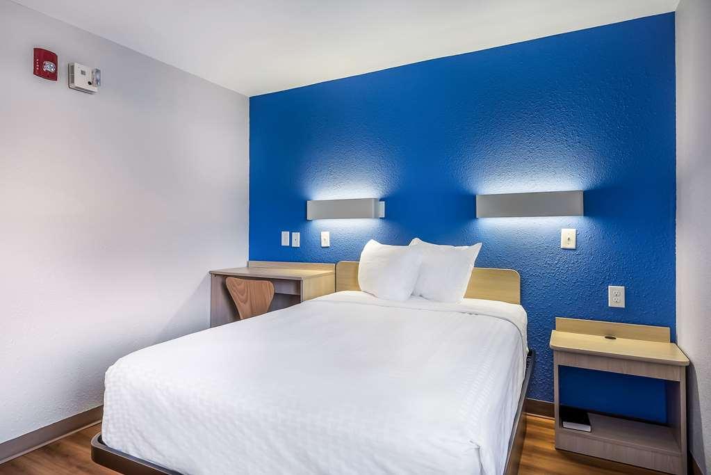 Americas Best Value Inn East Peoria Chambre photo